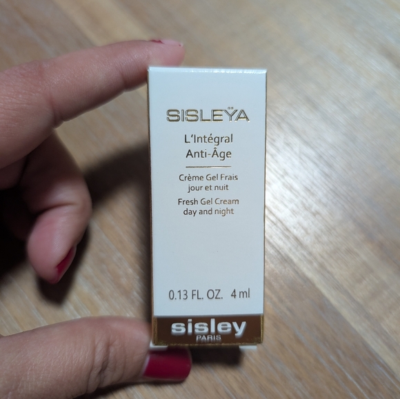 Sisley Other - Sisley Sisleya L'integral Anti-age Fresh Gel Cream